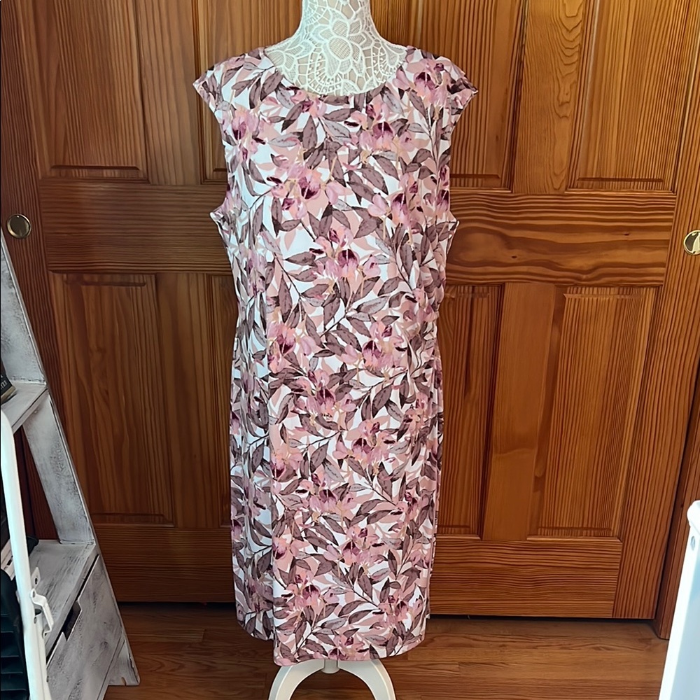 NWT Connected Apparel Floral Sheath Dress in Dusty Rose